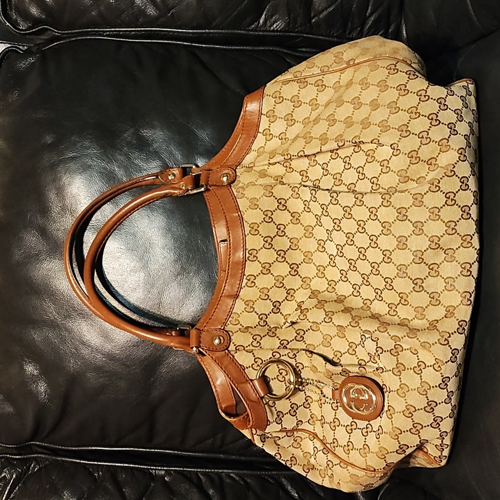 Authentic Gucci Sukey huge Tote Bag